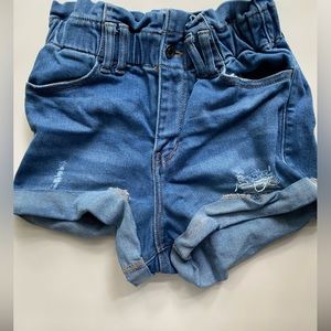 super cute Cello ruffled jean shorts